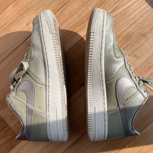 Nike Air Force 1 - Picture 2 of 4
